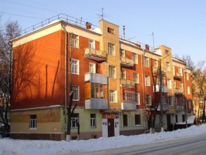 Облик фасада четырехэтажного дома
